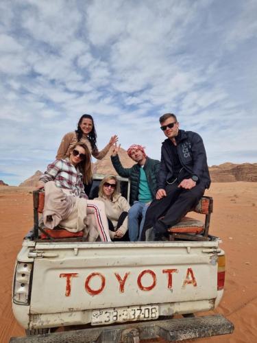 wadi-rum-jeep-tour